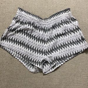 Kirra Shorts . Size Large.